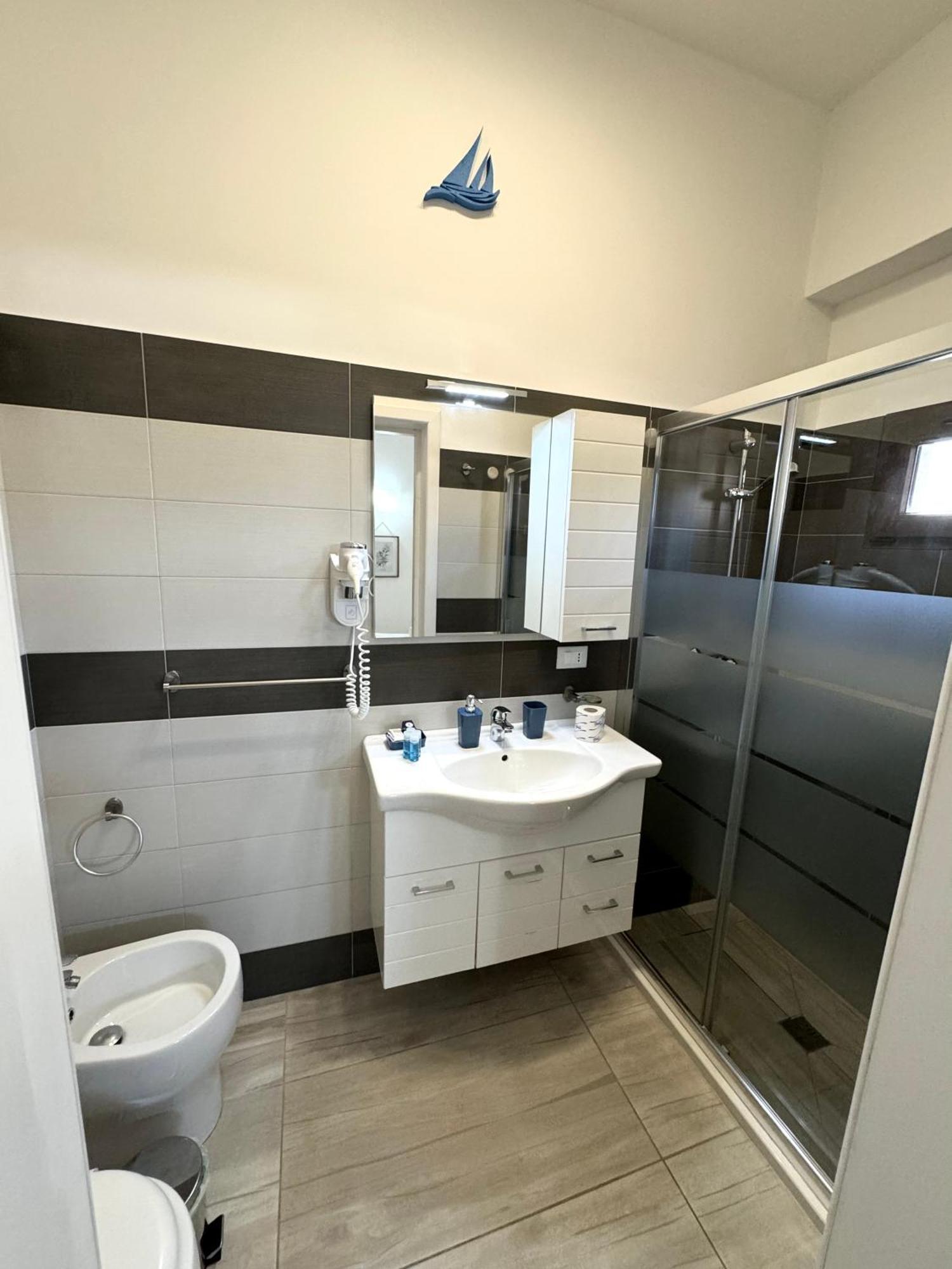Aquarama Rooms & Apartments Torre Squillace Exterior photo