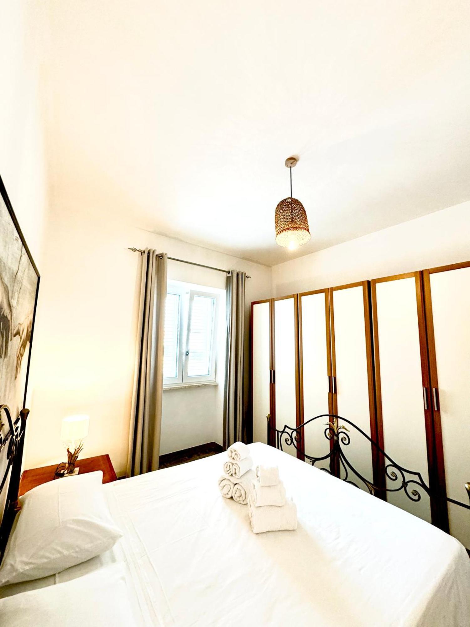 Aquarama Rooms & Apartments Torre Squillace Exterior photo